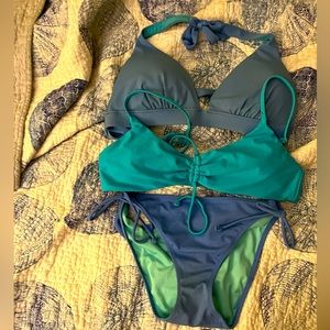 Adorable blue bikini tops and bottom VS brand size mediums.
